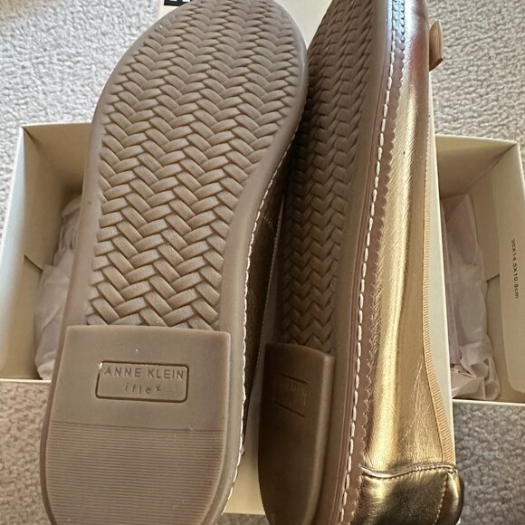 Anne Klein Size 7 Akeve Platinum Memory Foam ballet flats with bow detail - Picture 3 of 3